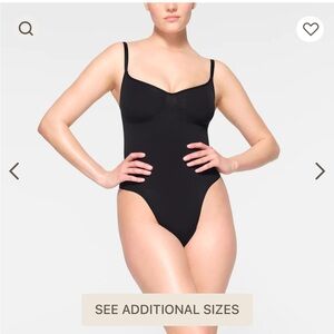 Skims Seamless Sculpt thong Bodysuit in Onyx - SIZE S